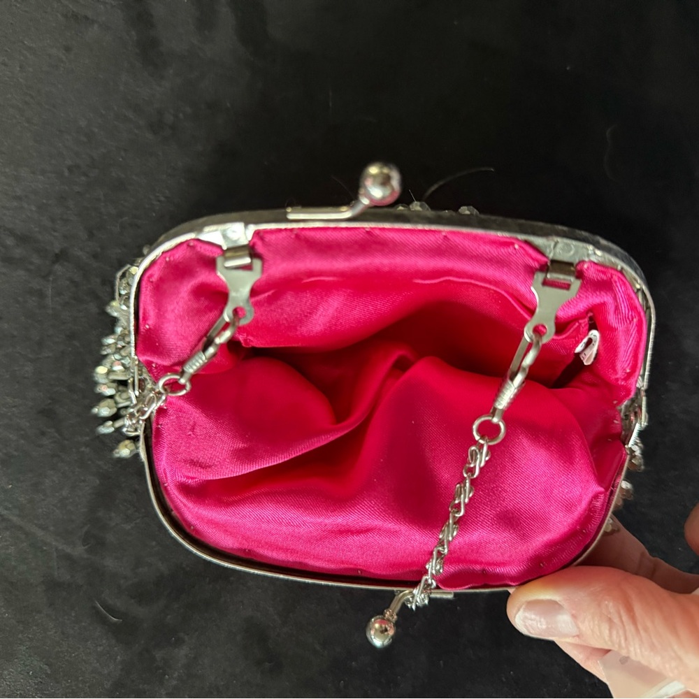 Elegant Beaded Evening Clutch - Picture 3 of 6